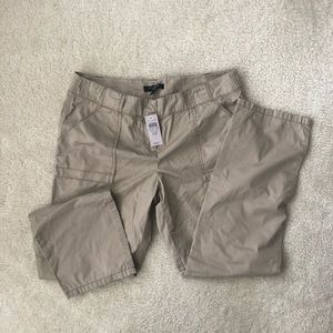 Ann Taylor Cargo pants 10P NWT